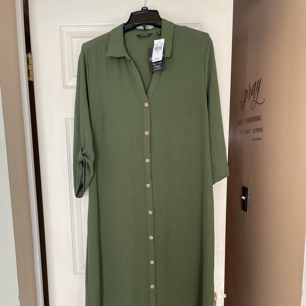 Mlle Gabrielle Olive Green Button-Front Maxi Dress. XL. Side slit on both side.